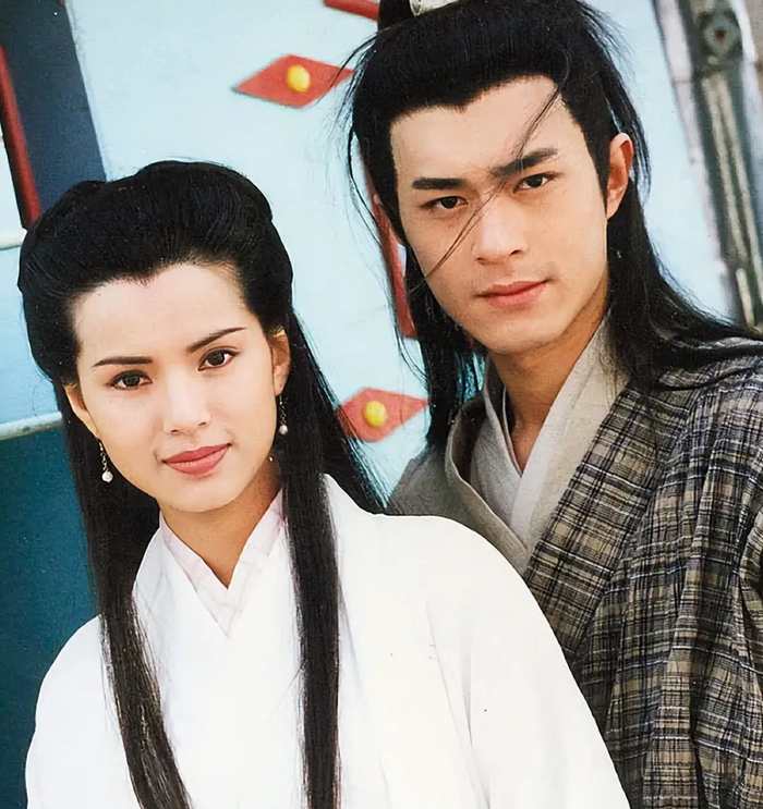 Nhan sắc cực phẩm cùng sự ăn ý của Lý Nhược Đồng và Cổ Thiên Lạc đã tạo nên một mối tình 'khắc cốt ghi tâm' đi cùng năm tháng. - Ảnh: Sohu