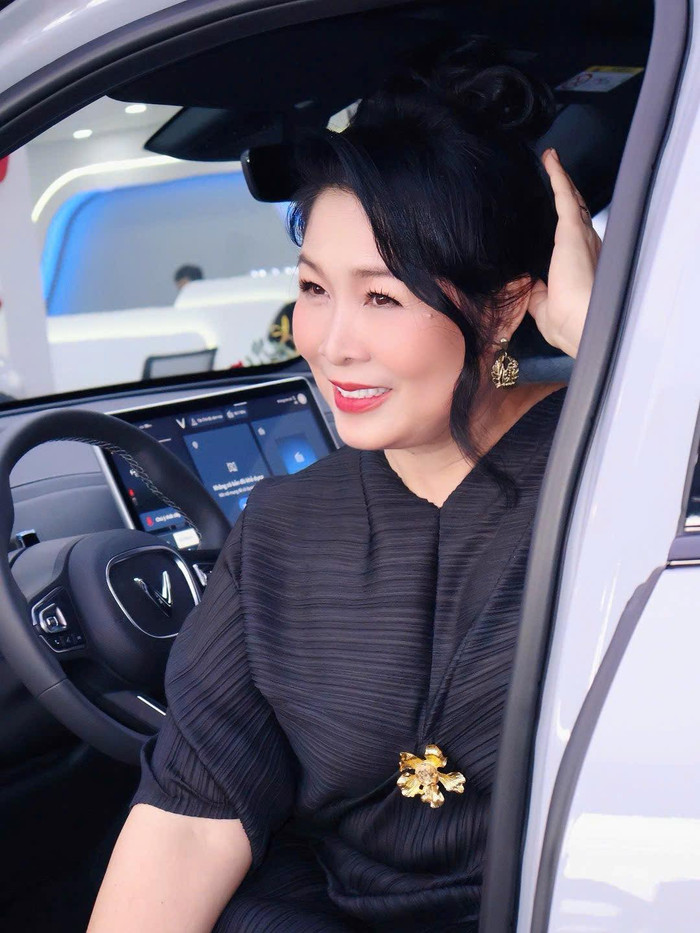 NSND Hồng Vân trở lại sau bước hụt 14 tỷ đồng.&nbsp;