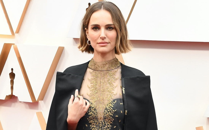 Natalie Portman khiến người hâm mộ bất ngờ khi xác nhận đang mang thai con thứ 3 ở tuổi 44.