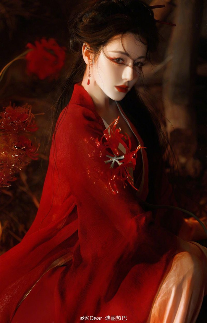 Địch Lệ Nhiệt Ba khẳng định vị thế ngôi sao hàng đầu Cbiz.&nbsp;