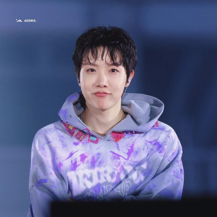 j-hope nghẹn ngào báo tin người thân qua đời ngay trước concert ở Tokyo Ảnh 3