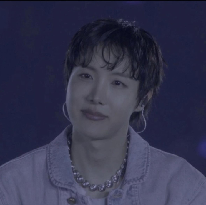 j-hope nghẹn ngào báo tin người thân qua đời ngay trước concert ở Tokyo Ảnh 2