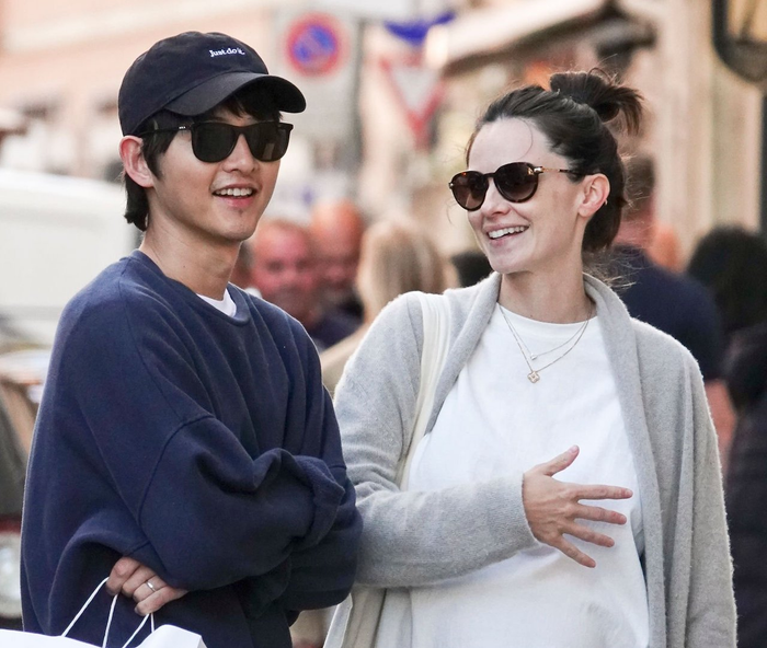 Song Joong Ki và bà xã ngoại quốc - Katy Louise Saunders.