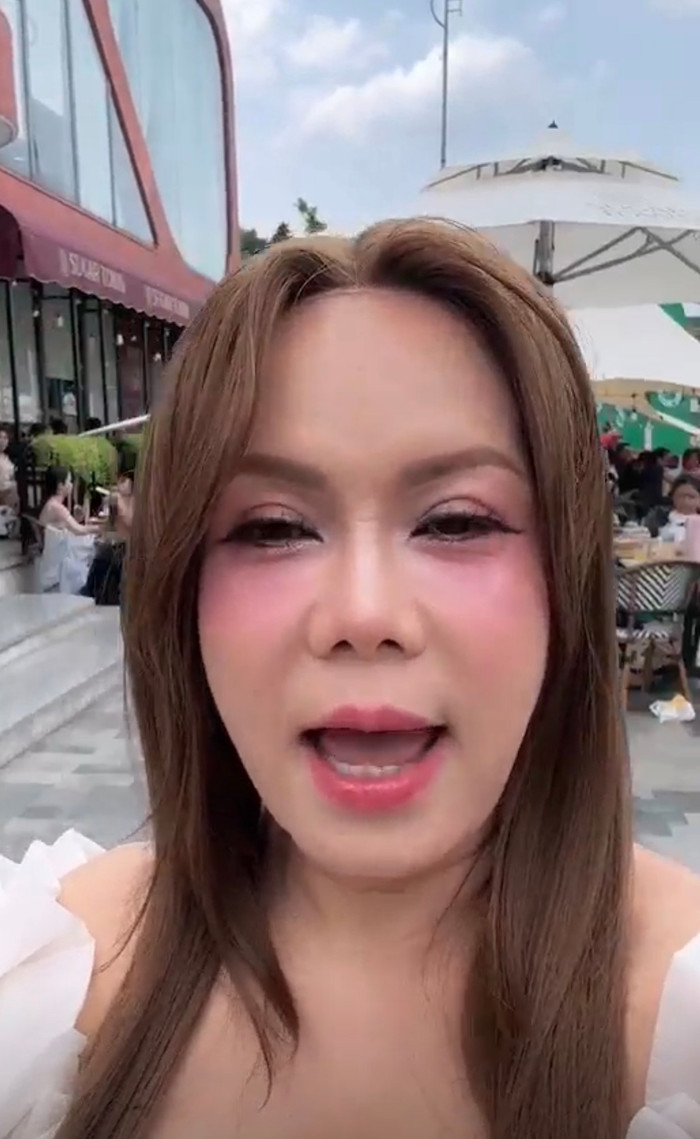 Hình ảnh mới đây của Việt Hương khiến nhiều người phải dụi mắt nhiều lần mới nhận ra.