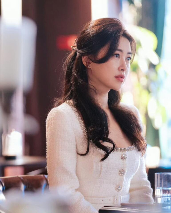 Diễn xuất của dàn cast cũng góp phần củng cố sức hút cho tác phẩm.