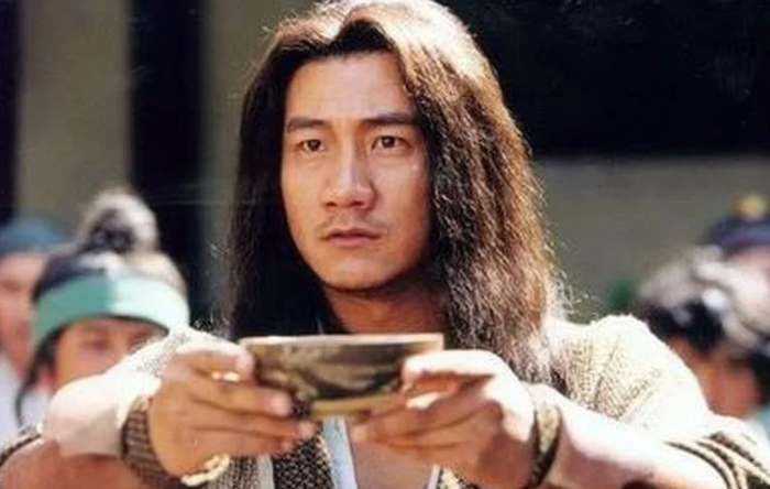 Trái ngược với Trương Vô Kỵ, Tiêu Phong là đại diện cho kiểu thiên tài võ học bẩm sinh.