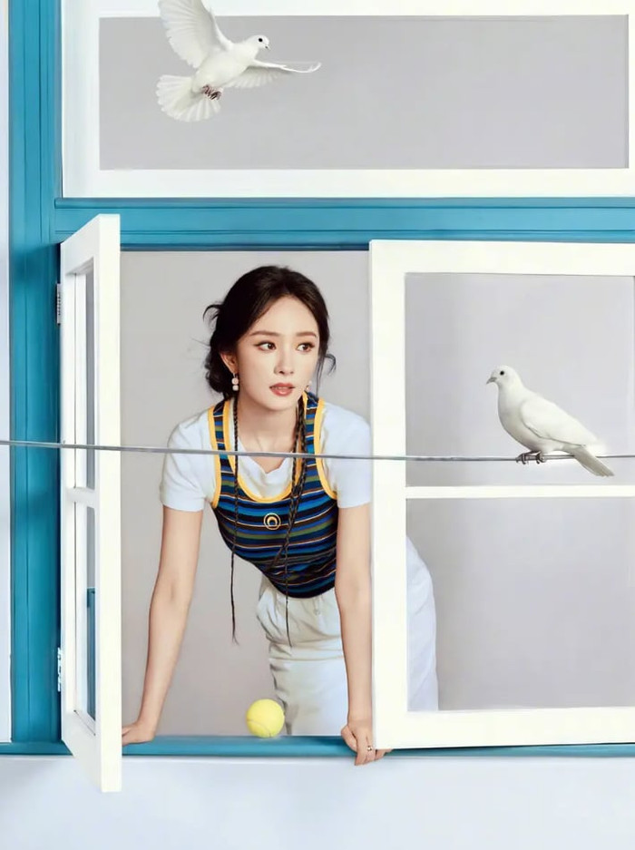 Visual 'không tuổi' của Dương Mịch khiến cư dân mạng không khỏi trầm trồ.- Ảnh: Sohu