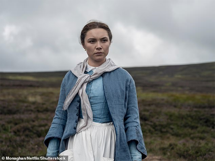 Florence Pugh cho rằng áp lực này còn nặng nề hơn với các nữ diễn viên trẻ.
