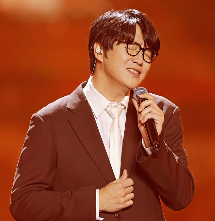 Hình ảnh trước đây của nam ca sĩ.