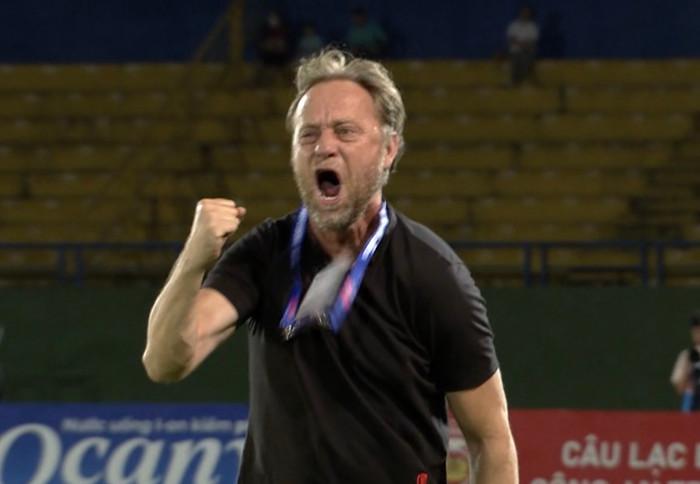 CAHN thắng đậm chủ nhà CA TP.HCM dù thiếu hàng loạt trụ cột, có thể nói HLV Polking quá giỏi.&nbsp;