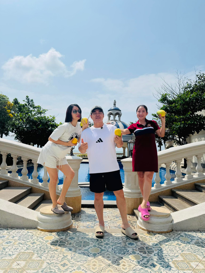 Diễn viên Trung Dũng đón sinh nhật bên Cát Tường và Lê Phương.