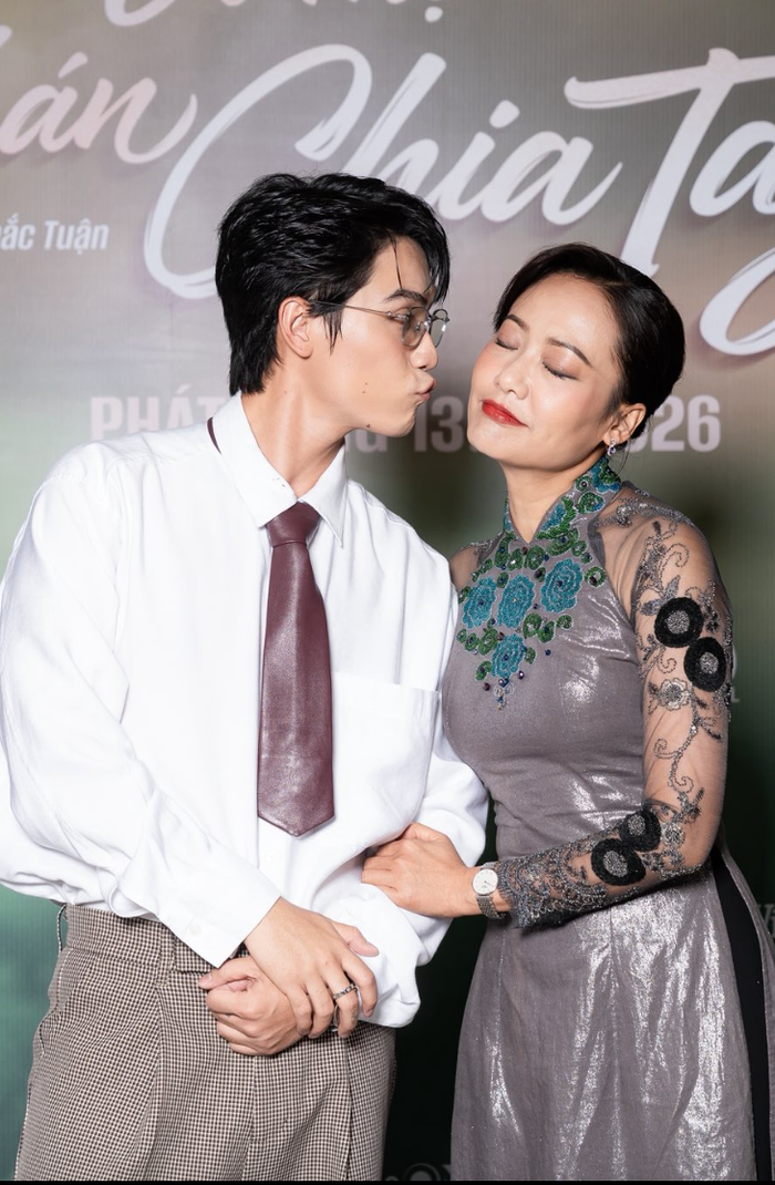 Diễn viên Hồng Ánh vừa đăng tải bài viết mới trên trang cá nhân (Ảnh: FBNV).