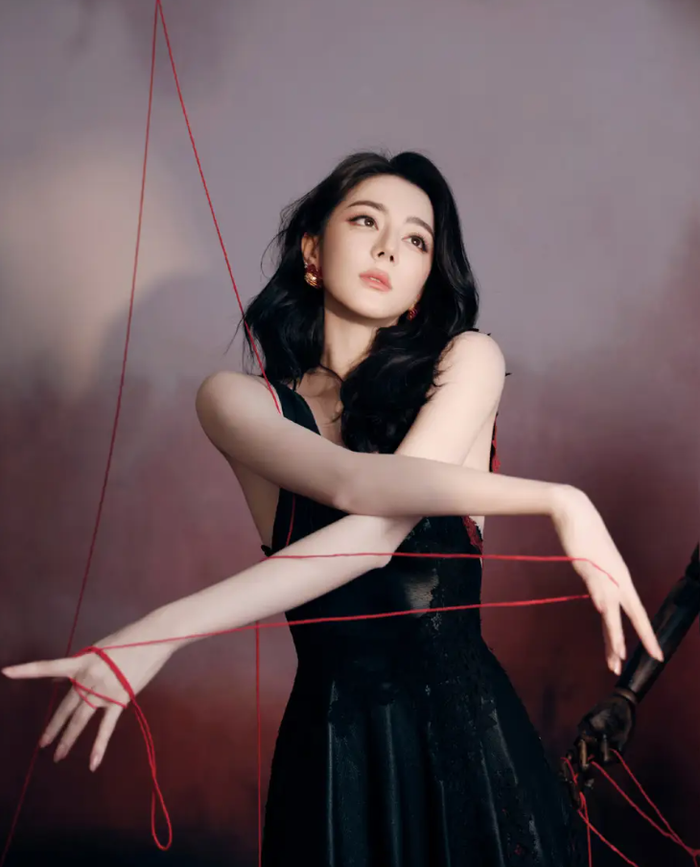 Cận cảnh nhan sắc không tì vết và thần thái kiêu sa của mỹ nhân sinh năm 1992. - Ảnh: Sohu