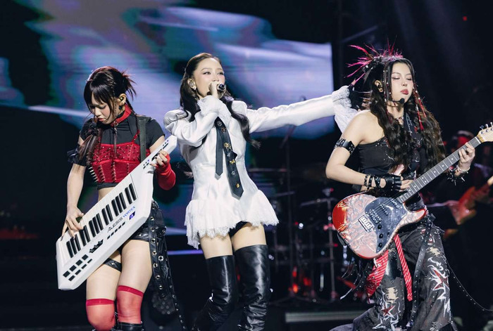 Tóc Tiên là ca sĩ có thực lực nhưng vẫn hát nhép để đảm bảo chất lượng phát sóng chương trình.