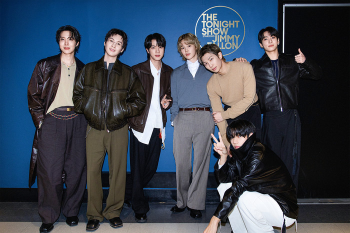 V (BTS) vướng tranh cãi 'chiếm dụng văn hóa' Ảnh 7