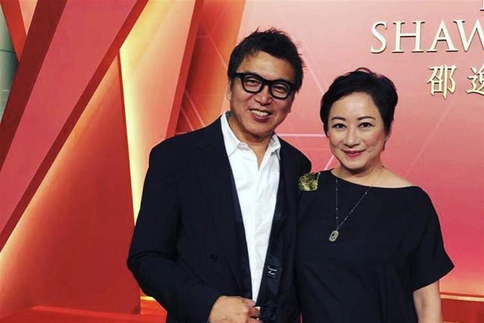 Tạ Ninh và chồng cũ Sầm Kiến Huân. (Ảnh: Sohu)