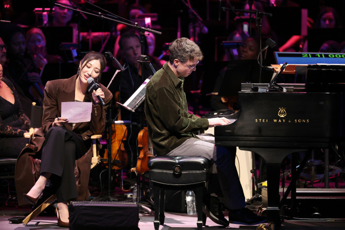 Chủ nhân hit Golden nhận tiền bản quyền hơn 800 tỷ đồng? Ảnh 4