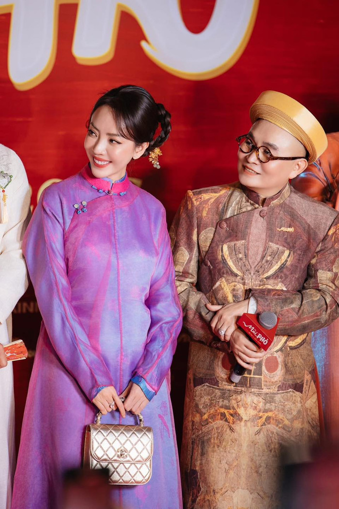 Xuân Hinh và Thu Trang tại buổi giao lưu phim Mùi Phở với khán giả. - Ảnh: FBNV