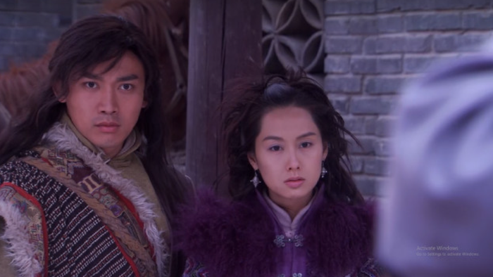 Đời sống tình cảm của nhân vật cũng gây nhiều ý kiến trái chiều.