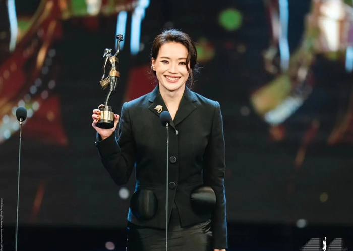 Thư Kỳ giành giải Đạo diễn mới xuất sắc nhất.&nbsp;