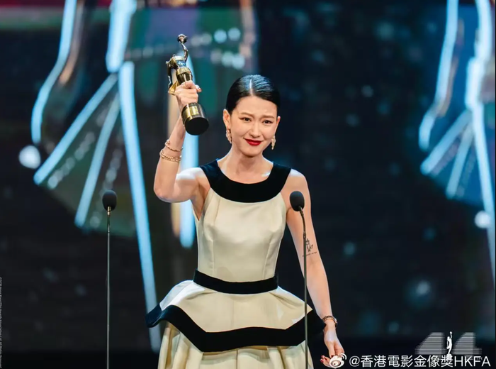 Liêu Tử Dư giành giải Nữ chính xuất sắc nhất.