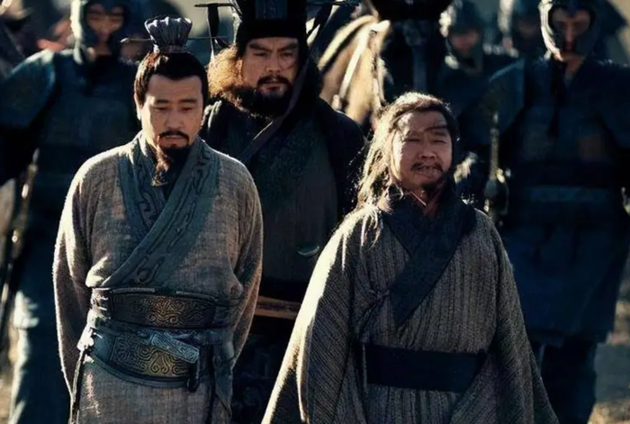 Trong một phân cảnh của bộ phim Tân Tam Quốc 2010, giai đoạn Bàng Thống giữ vai trò quân sư chính bên cạnh Lưu Bị. Lưu Bị - Trương Phi - Bàng Thống. Ảnh: Sohu