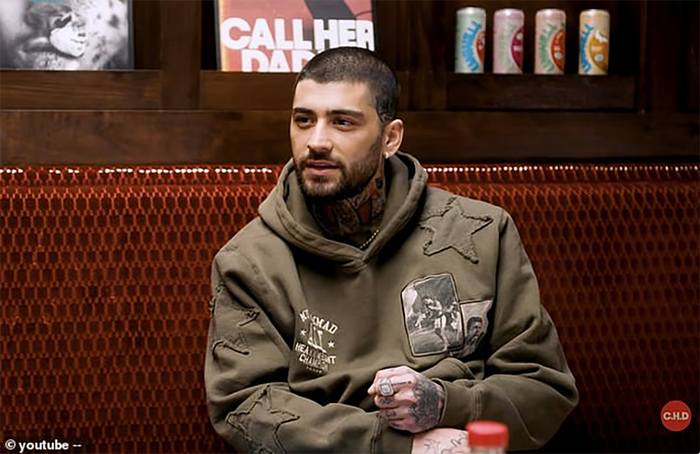 Zayn Malik được cho là đã tấn công Louis Tomlinson.