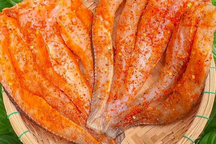 Cá lóc còn phơi khô, thành món ngon khó cưỡng. (Ảnh minh họa từ Internet)