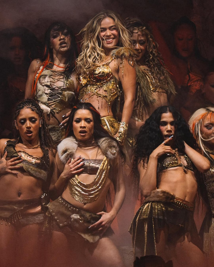 Karol G khép lại Coachella 2026 bằng một dòng chữ khiến cả thế giới 'dậy sóng' Ảnh 1