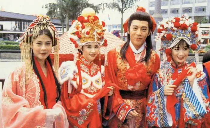 Dàn diễn viên chính trong bộ phim truyền hình Tuyết Sơn Phi Hồ (1999) do TVB sản xuất.