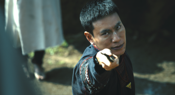 Kiều Minh Tuấn bước vào cuộc đua với vị thế 'diễn viên nghìn tỷ'.