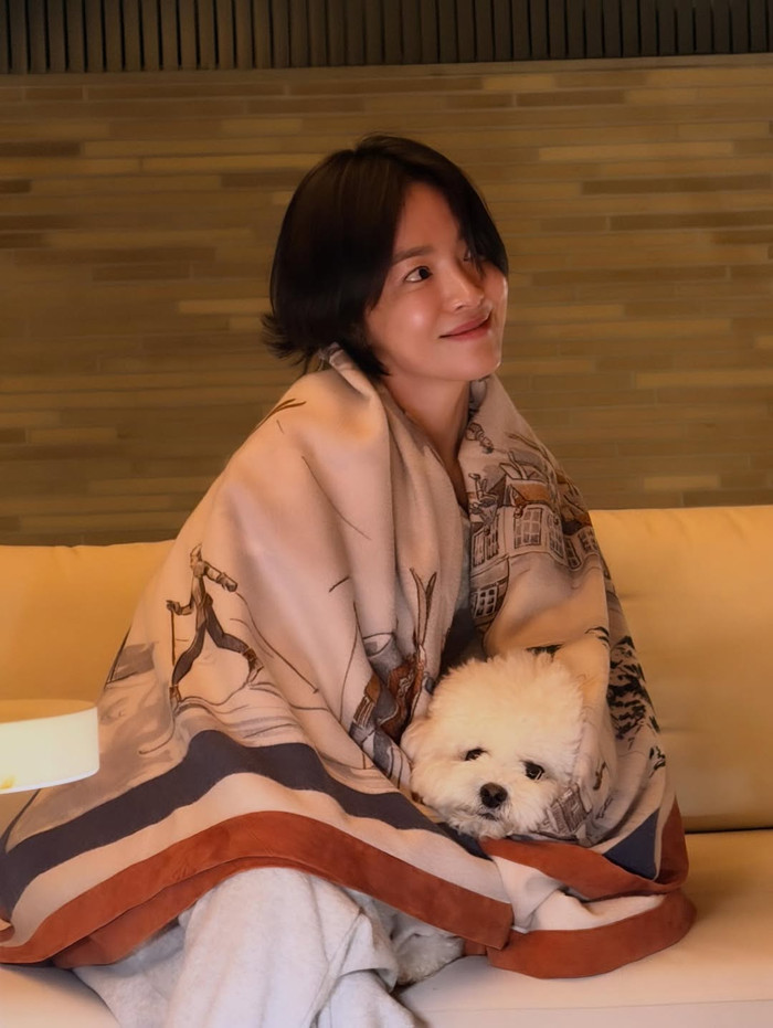 Song Hye Kyo vui vẻ tận hưởng cuộc sống độc thân. Ảnh: IGNV