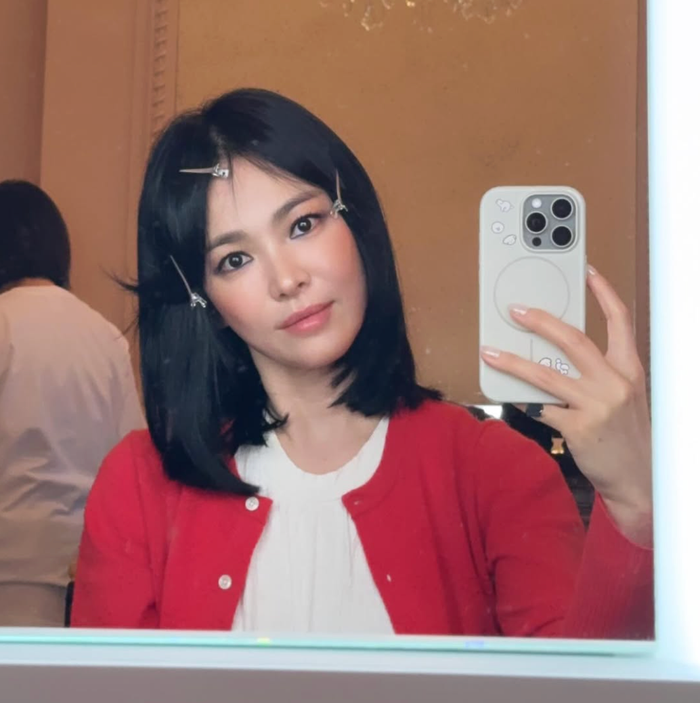 Song Hye Kyo 'lột xác' sau khi được trang điểm tỉ mỉ. Ảnh: IGNV