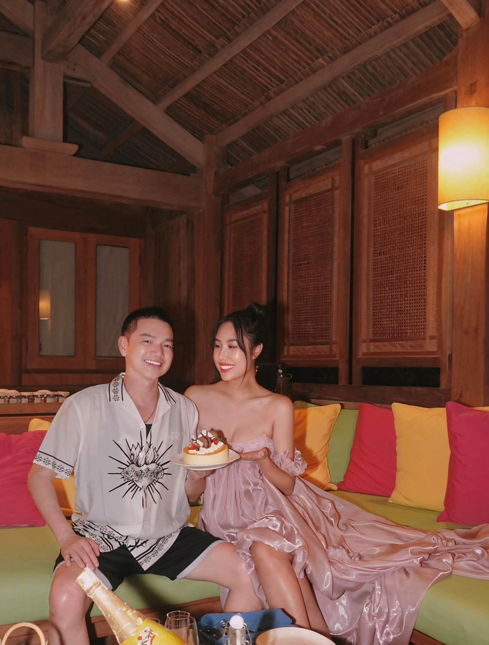 Thỉnh thoảng, vợ chồng nam diễn viên cùng đi du lịch, tận hưởng thời gian lãng mạn bên nhau.&nbsp;