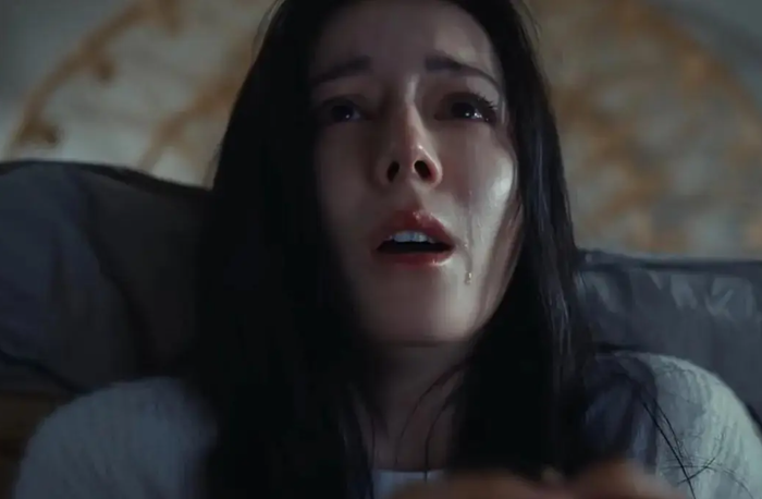 Phim ngắn Tuy Không Thể Đồng Thời Có Tất Cả do Địch Lệ Nhiệt Ba đóng chính vừa tung trailer đầu tiên đã nhanh chóng trở thành tâm điểm bàn luận.&nbsp;