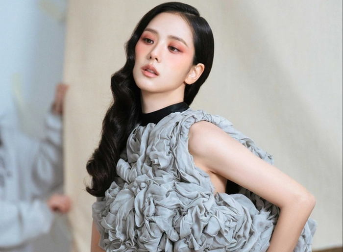 Jisoo bất ngờ hủy lịch tác nghiệp báo chí tại sân bay trước giờ lên đường sang Pháp.