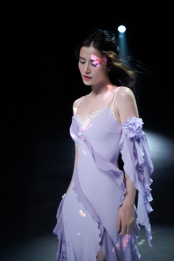 Đừng tiếc cho Đông Nhi Ảnh 6