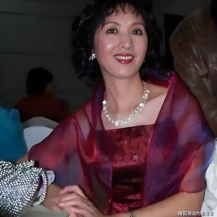 Cung Tuyết chọn cuộc sống giản dị, rời xa hào quang showbiz.