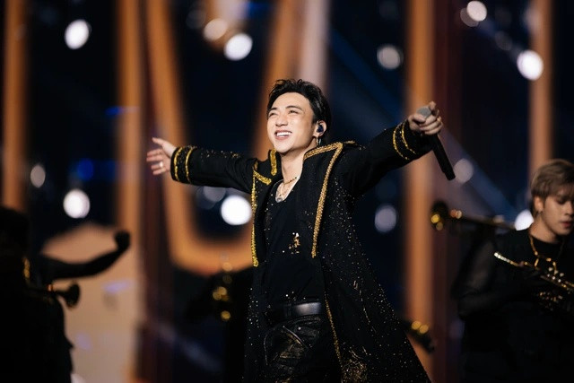 Chi Pu hiếm hoi tái xuất sân khấu, fan đứng ngồi không yên Ảnh 3