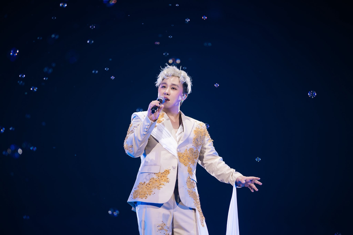 Trung Quân là cái tên trưởng thành từ Vietnam Idol 2008.