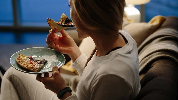 Đừng coi thường việc ăn tối muộn sau 20h, hệ quả không chỉ là tăng cân Ảnh 3