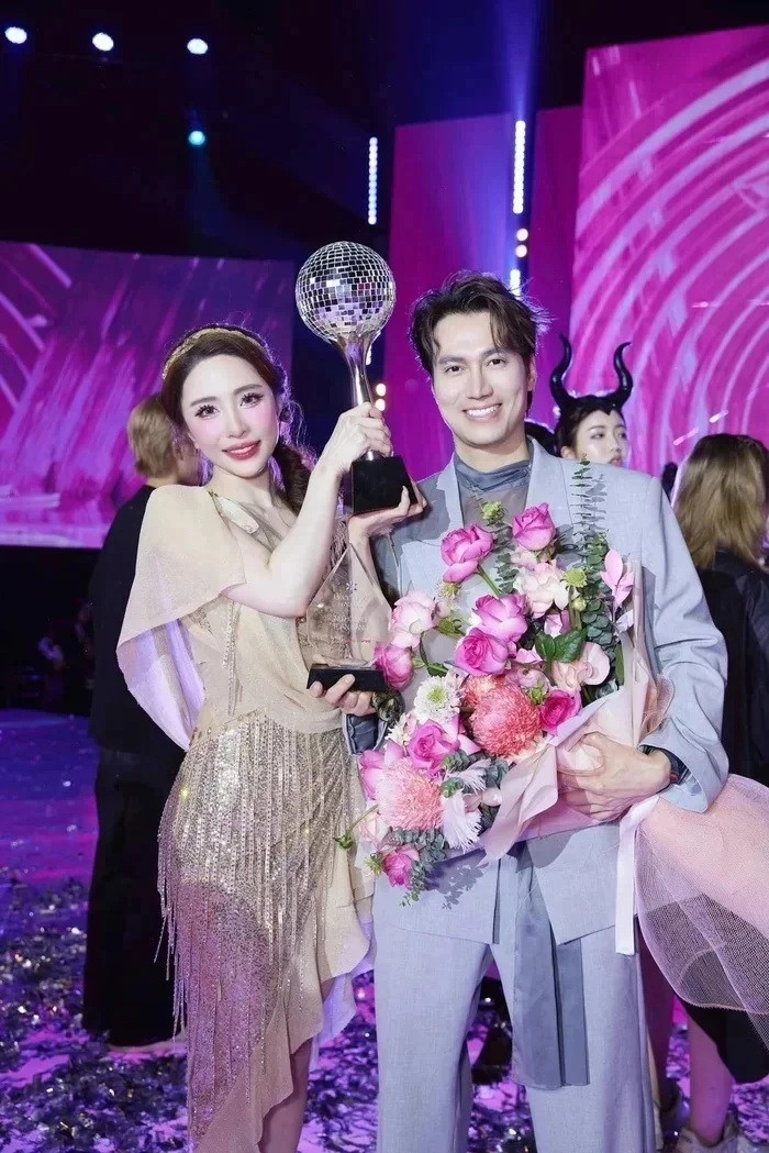 Việt Anh chúc mừng Quỳnh Nga giành quán quân Bước Nhảy Hoàn Vũ 2024.