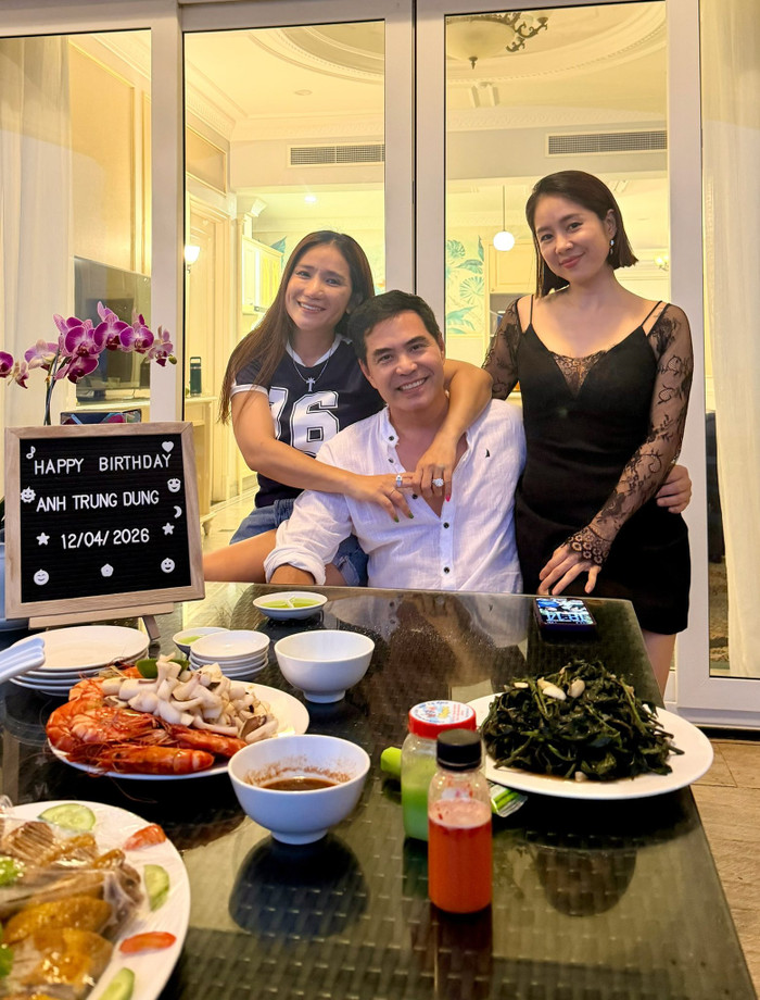 Gần đây, nam diễn viên đón sinh nhật bên đồng nghiệp thân thiết.