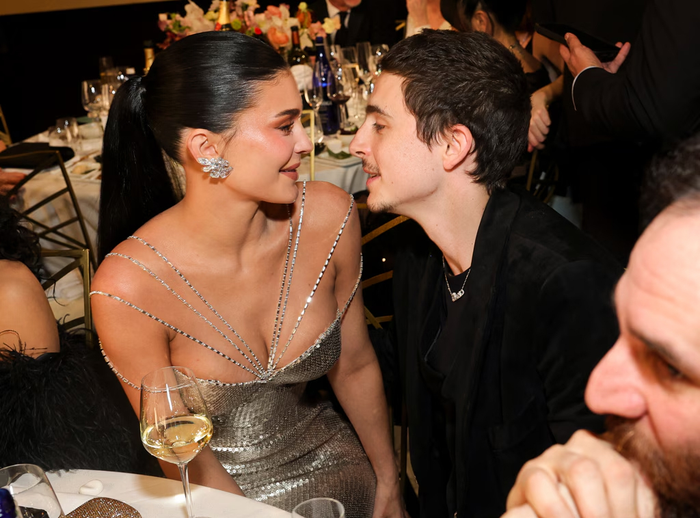 Người mẫu Kylie Jenner - bạn gái của Timothée Chalamet đang đối mặt với rắc rối pháp lý.