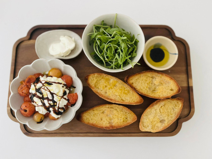 Có thể thấy, nữ ca sĩ Thuỷ Tiên sáng tạo, biến tấu thực đơn ăn chay từ Á sang Âu nên các món ăn vô cùng đa dạng.