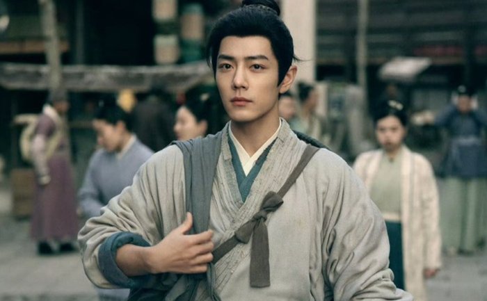 Tàng Hải Truyện thuộc dòng cổ trang quyền mưu, với câu chuyện báo thù đầy toan tính. Nhân vật Tàng Hải mang trong mình mối thù gia tộc, từng bước tiến vào triều đình để lật lại chân tướng. Điểm đặc biệt của phim là càng xem lại càng phát hiện nhiều chi tiết ẩn, từ góc quay đến xây dựng nhân vật, khiến tác phẩm được đánh giá cao về chiều sâu.