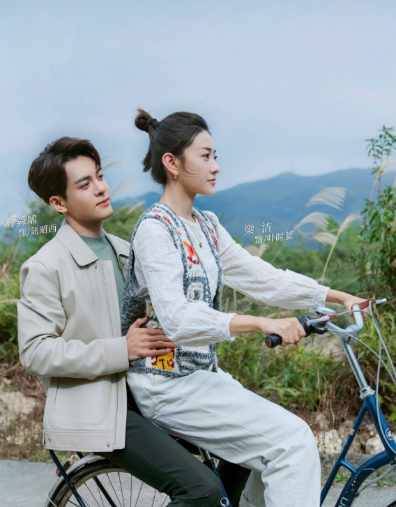 Bộ phim gây bất ngờ khi trở thành 'hắc mã' với điểm số cao. Dù mô-típ quen thuộc, nhưng cách xây dựng nhân vật hợp lý, không lố và giàu cảm xúc giúp phim ghi điểm. Mối quan hệ giữa hai nhân vật chính phát triển tự nhiên, tạo cảm giác dễ chịu khi xem lại.