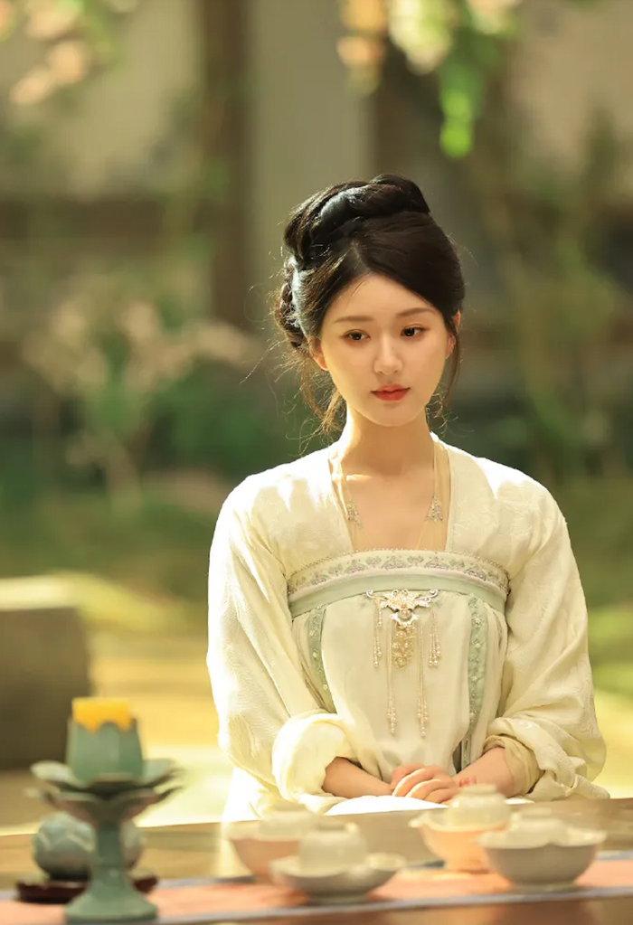 Dù là trên màn ảnh hay những khoảnh khắc ngoài đời, Triệu Lộ Tư vẫn là gương mặt nhận được nhiều sự chú ý từ công chúng.