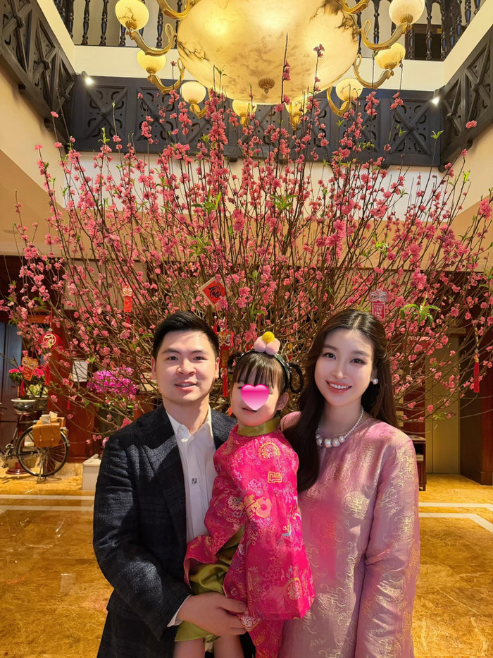 Hôn nhân viên mãn của Đỗ Mỹ Linh.