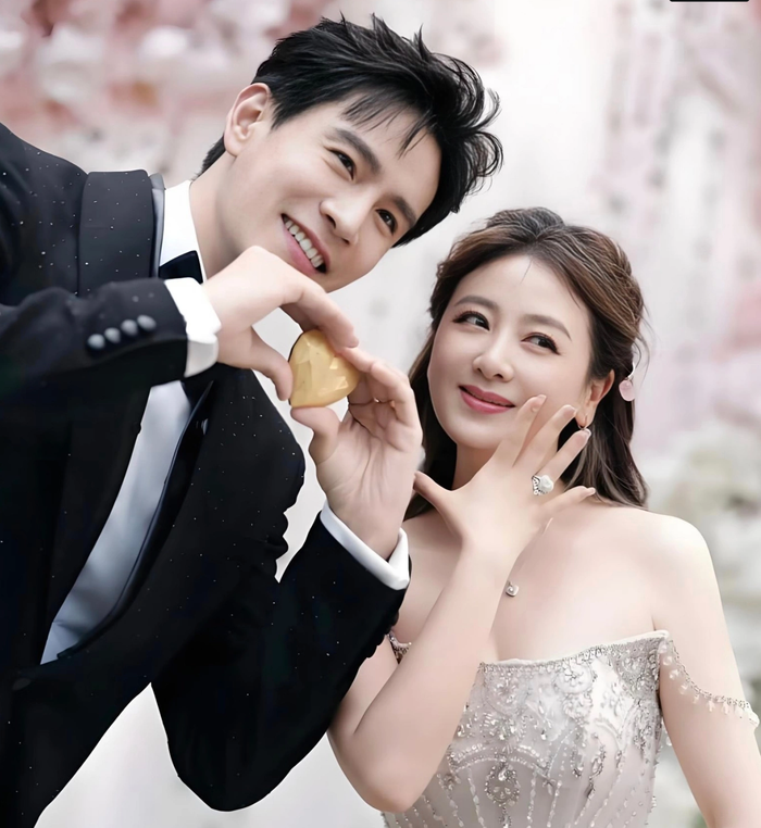 Tiểu Lý Lâm và chồng - diễn viên Kinh Siêu trong ảnh cưới chụp năm 2025. Ảnh: Sina